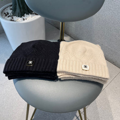 ENSEMBLE BONNET ET ÉCHARPE EN LAINE TRICOTÉE BEIGE CAMEL 420829