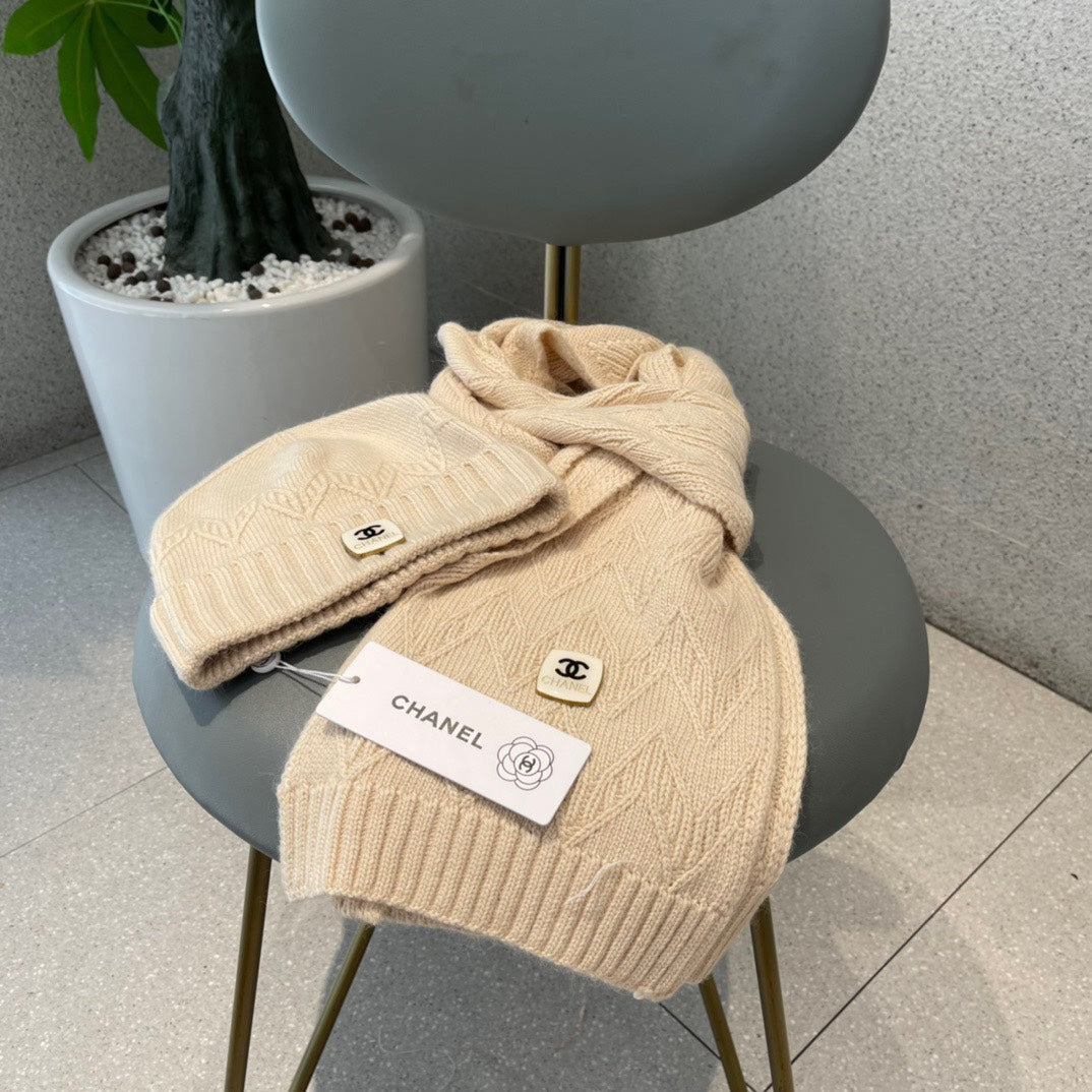 ENSEMBLE BONNET ET ÉCHARPE EN LAINE TRICOTÉE BEIGE CAMEL 420829