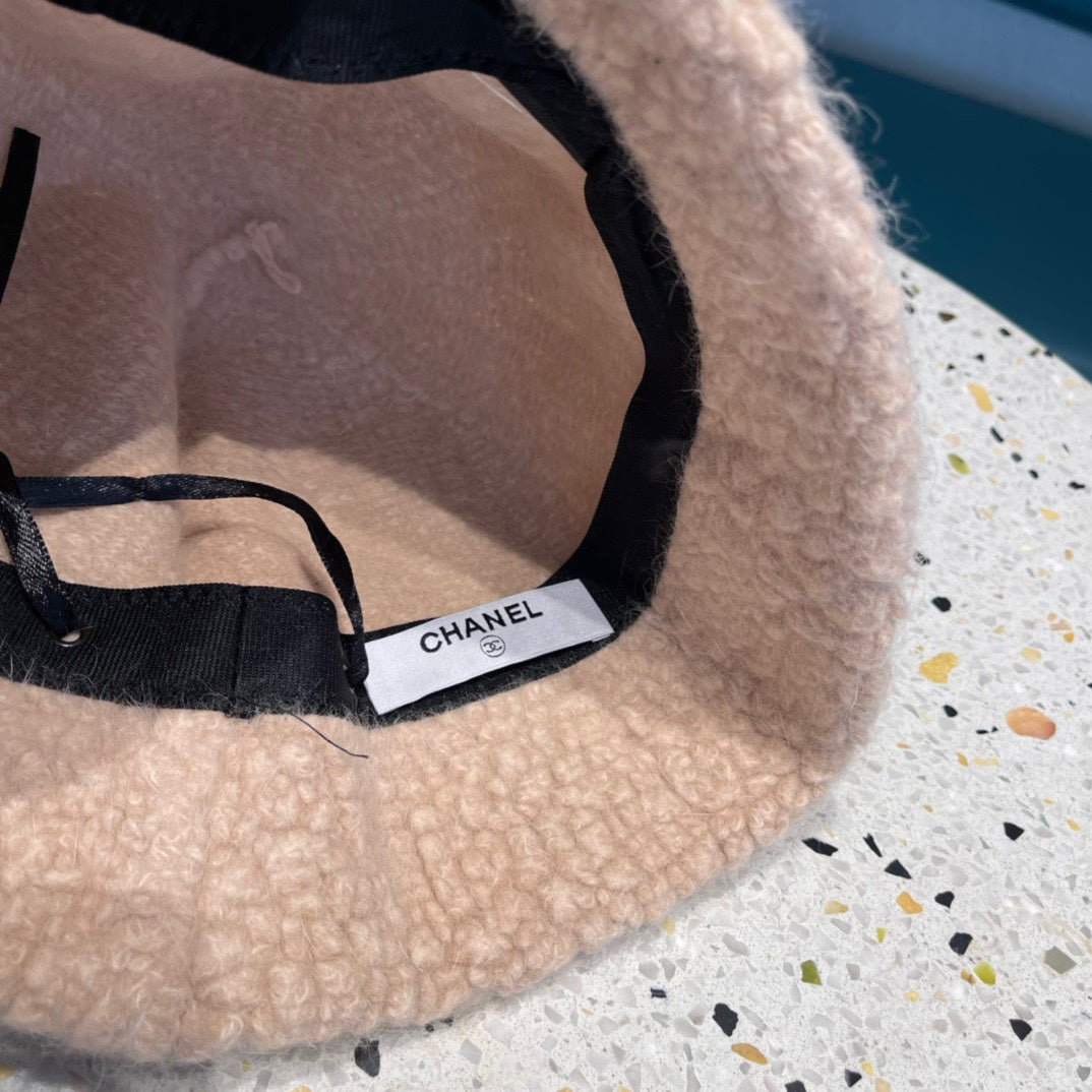 CHAPEAU BOB EN FOURRURE D'AGNEAU ROSE CLAIR 422034