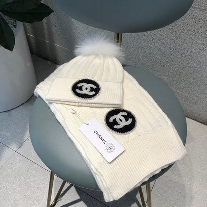 ENSEMBLE BONNET ET ÉCHARPE EN LAINE BLANCHE 424023