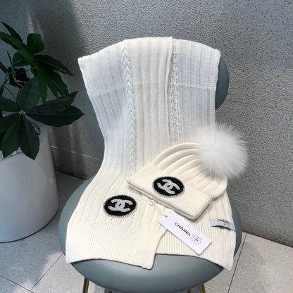 ENSEMBLE BONNET ET ÉCHARPE EN LAINE BLANCHE 424023