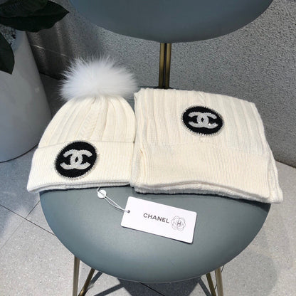 ENSEMBLE BONNET ET ÉCHARPE EN LAINE BLANCHE 424023