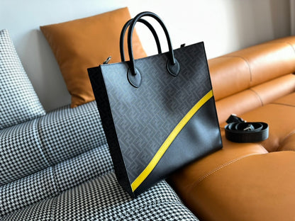 BOLSO FENDI 38 FF MONOGRAMA FF PIEL DE BECERRO NEGRA CON CORREA
