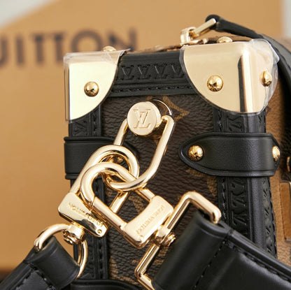 BAÚL LATERAL MINI 18 EN LONA MARRÓN CON MONOGRAMA Y REVERSO, HERRAJES DORADOS