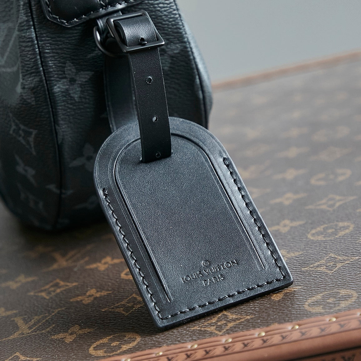 BOLSO HAMAC 28 EN LONA NEGRA MONOGRAMA ECLIPSE