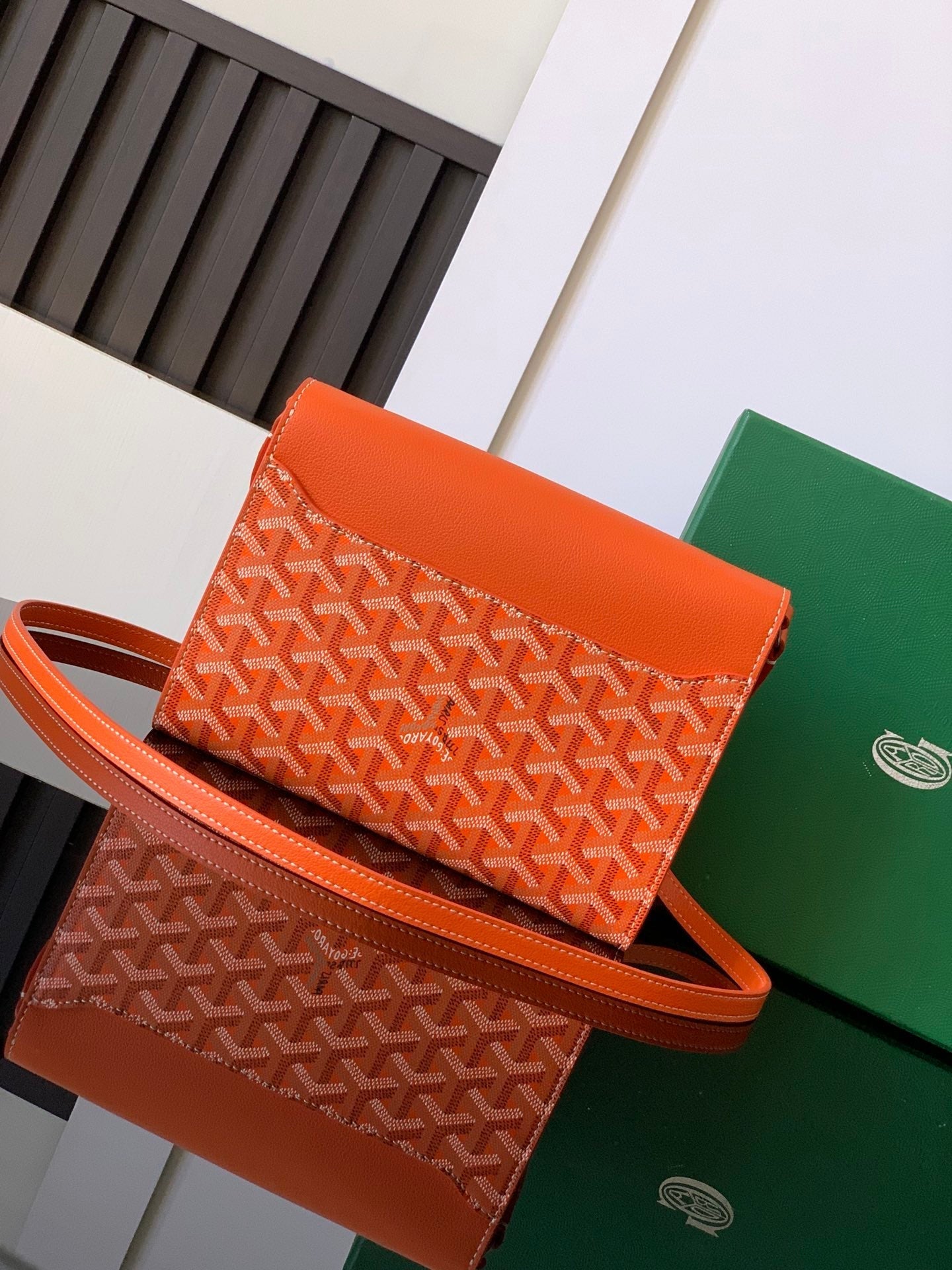 CARTERA CHIPRE 21 EN LONA GOYARDINE NARANJA Y PIEL DE BECERRO