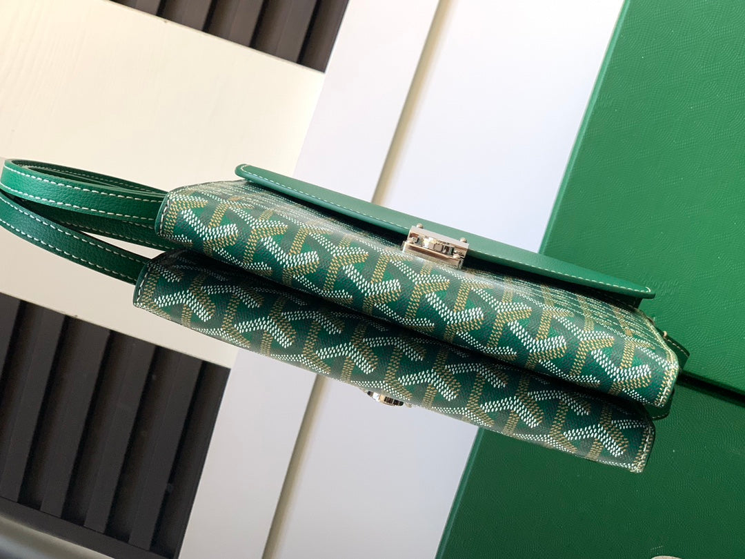 PORTEFEUILLE-POCHETTE CHYPRE 21 EN TOILE GOYARDINE VERTE ET CUIR DE VEAU