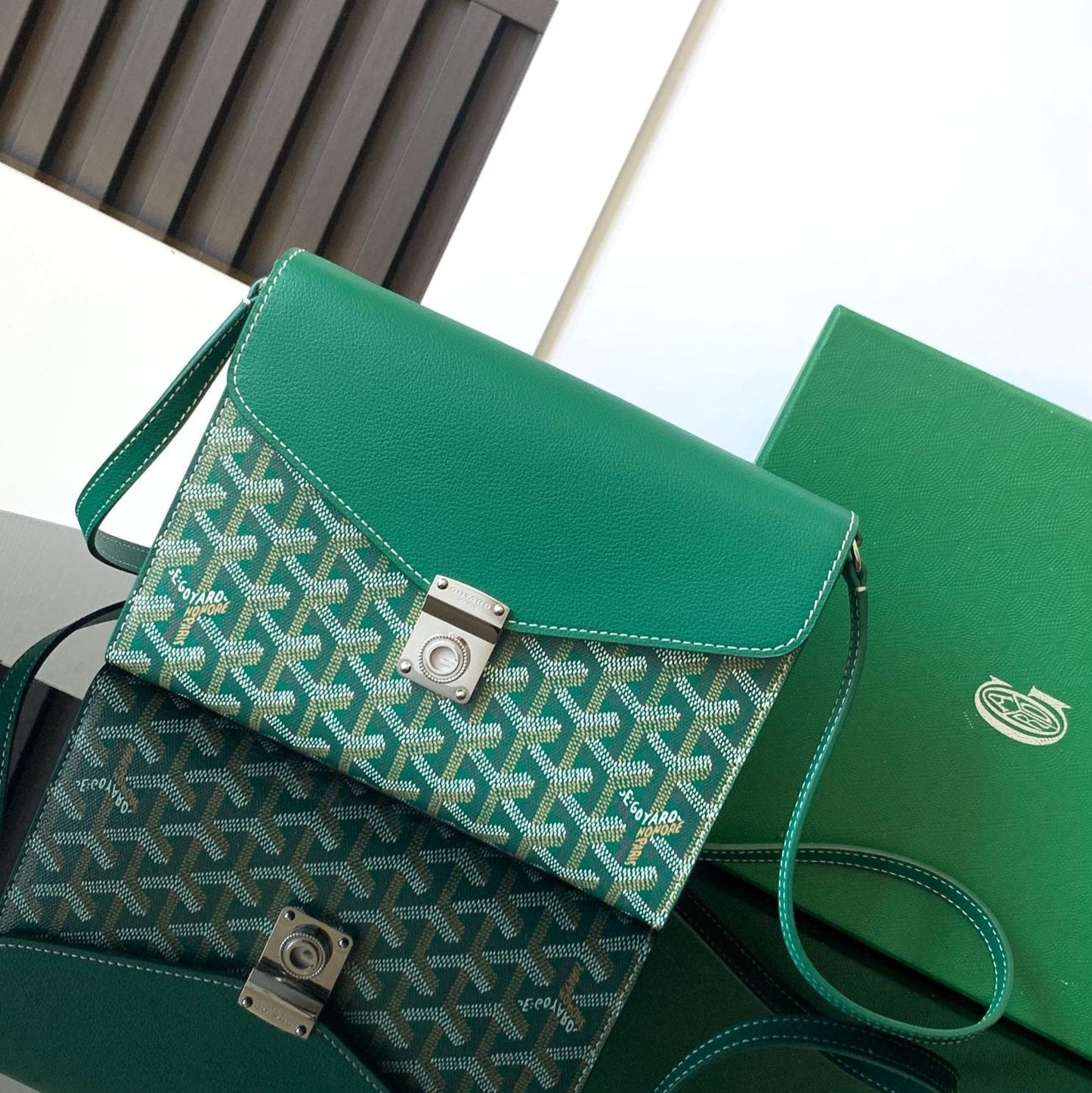CARTERA CHIPRE 21 EN LONA GOYARDINE VERDE Y PIEL DE BECERRO