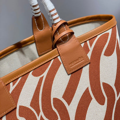 Bolso HM Steeple 28 de piel de becerro marrón y lona blanca y marrón