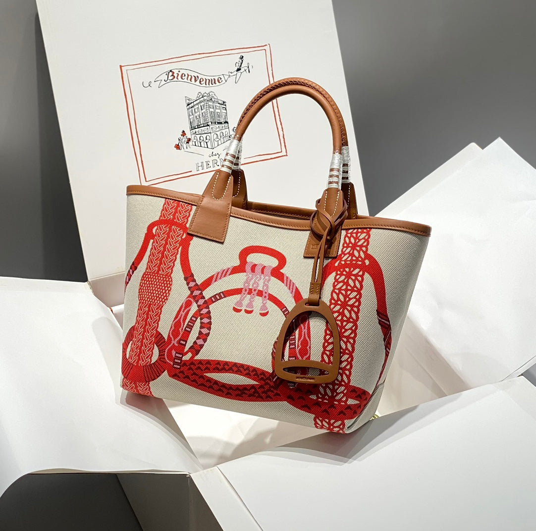 Bolso HM Steeple 28 de piel de becerro marrón, lona blanca y roja