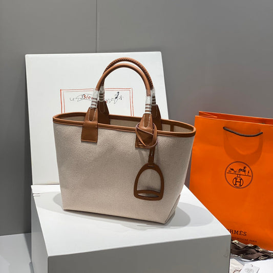 Bolso HM Steeple 28 de piel de becerro marrón y lona blanca