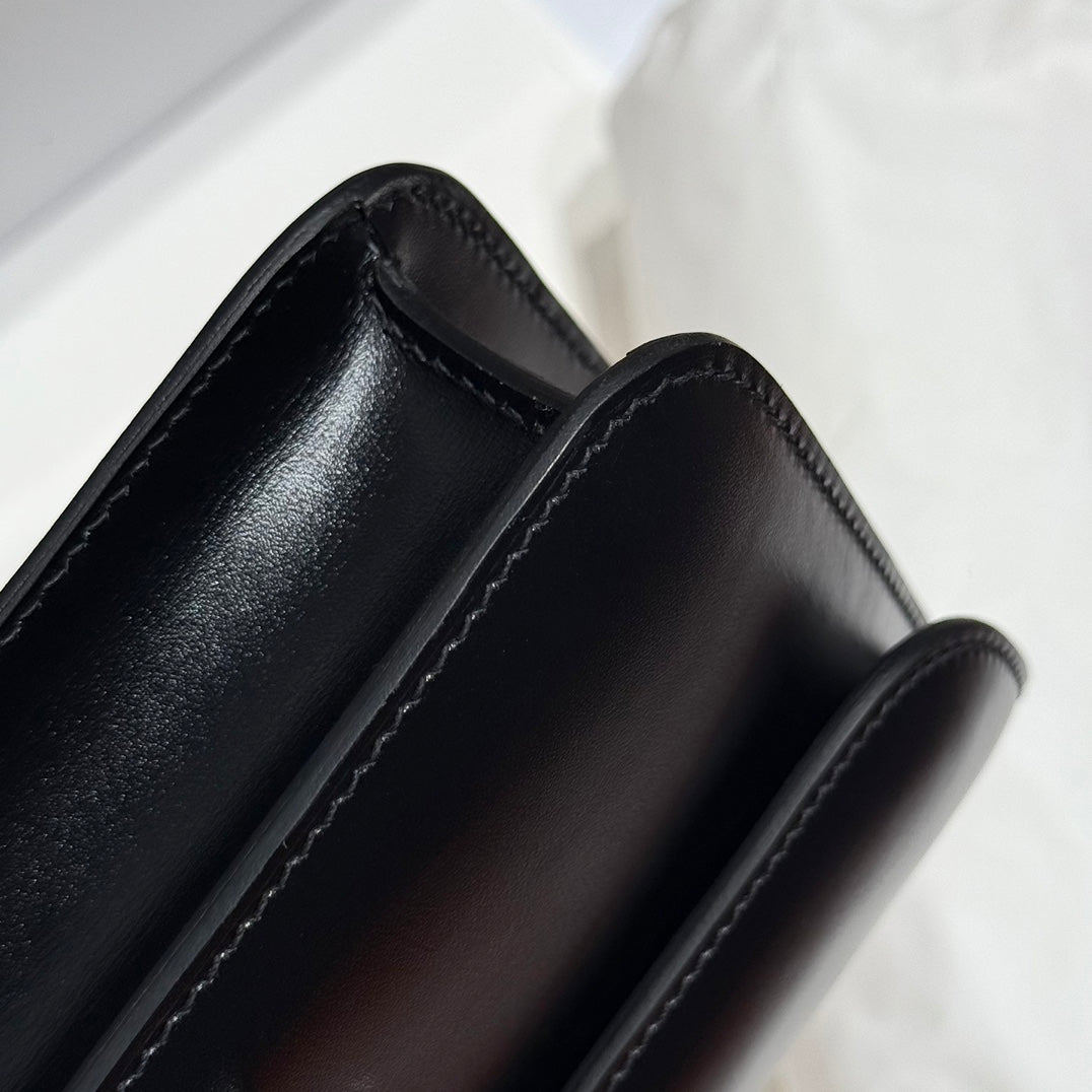 HM Constance Elan 24 Negro Epsom Herrajes Plateados 237351