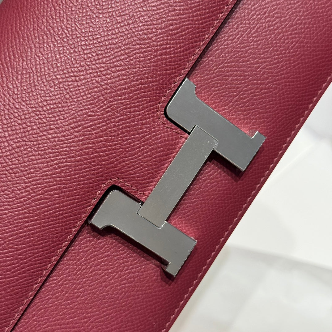 HM Constance Elan 24 Sangria Red Epsom Herrajes plateados 237349