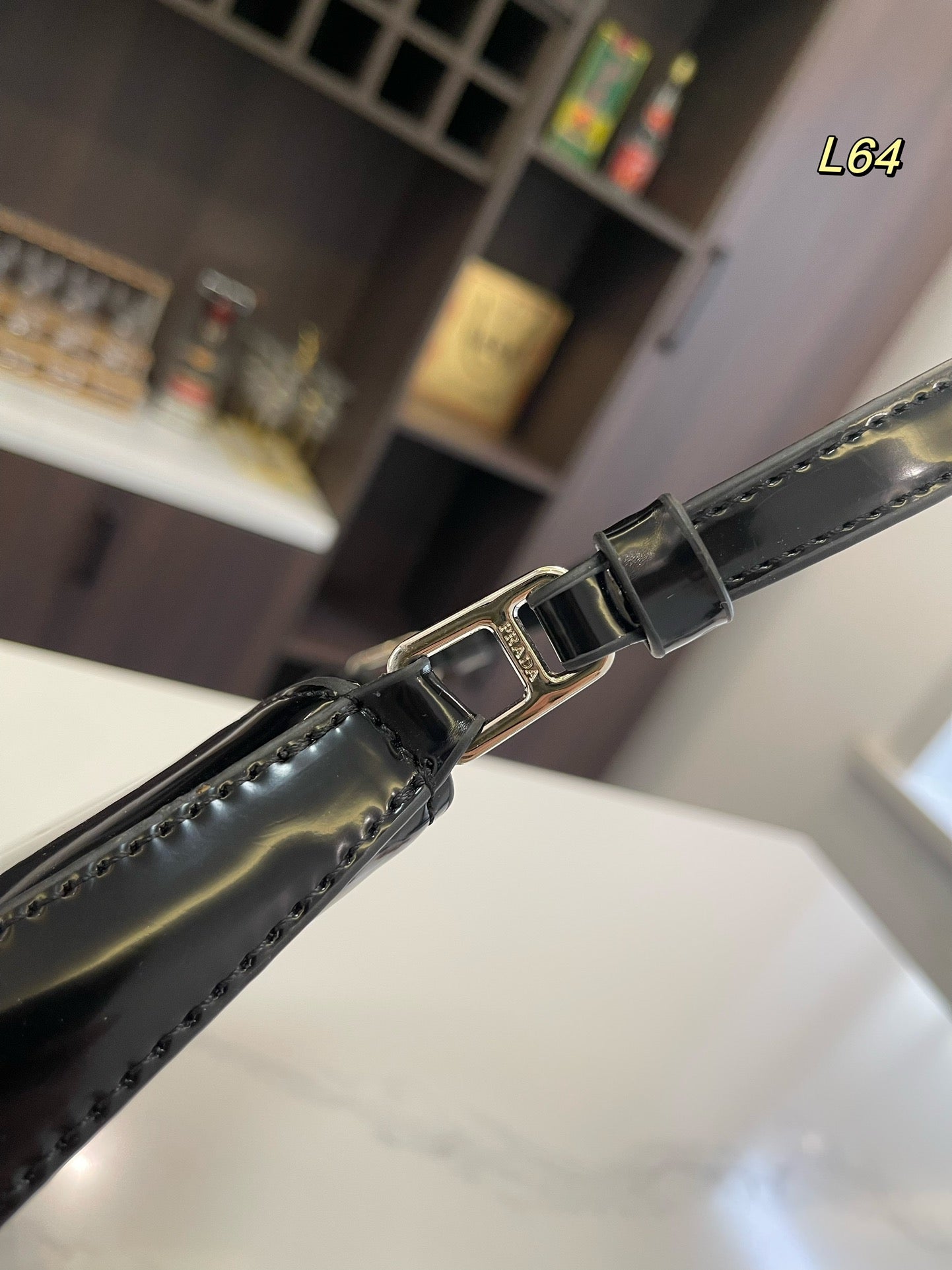 BOLSO DE HOMBRO PRA 30 CLEO DE PIEL CEPILLADA NEGRA