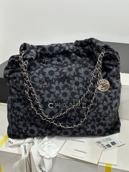 Bolso CC 22 Gris Negro Estampado Camelia Demin Herrajes Plateados 243625
