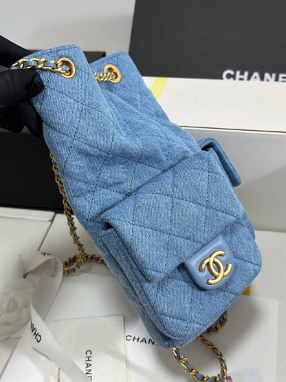 Mochila CC 25C de 24,3 cm, denim lavado azul denim, herrajes dorados 243645