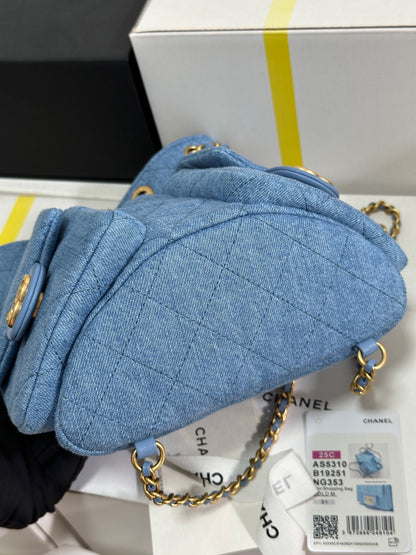 Mochila CC 25C de 24,3 cm, denim lavado azul denim, herrajes dorados 243645