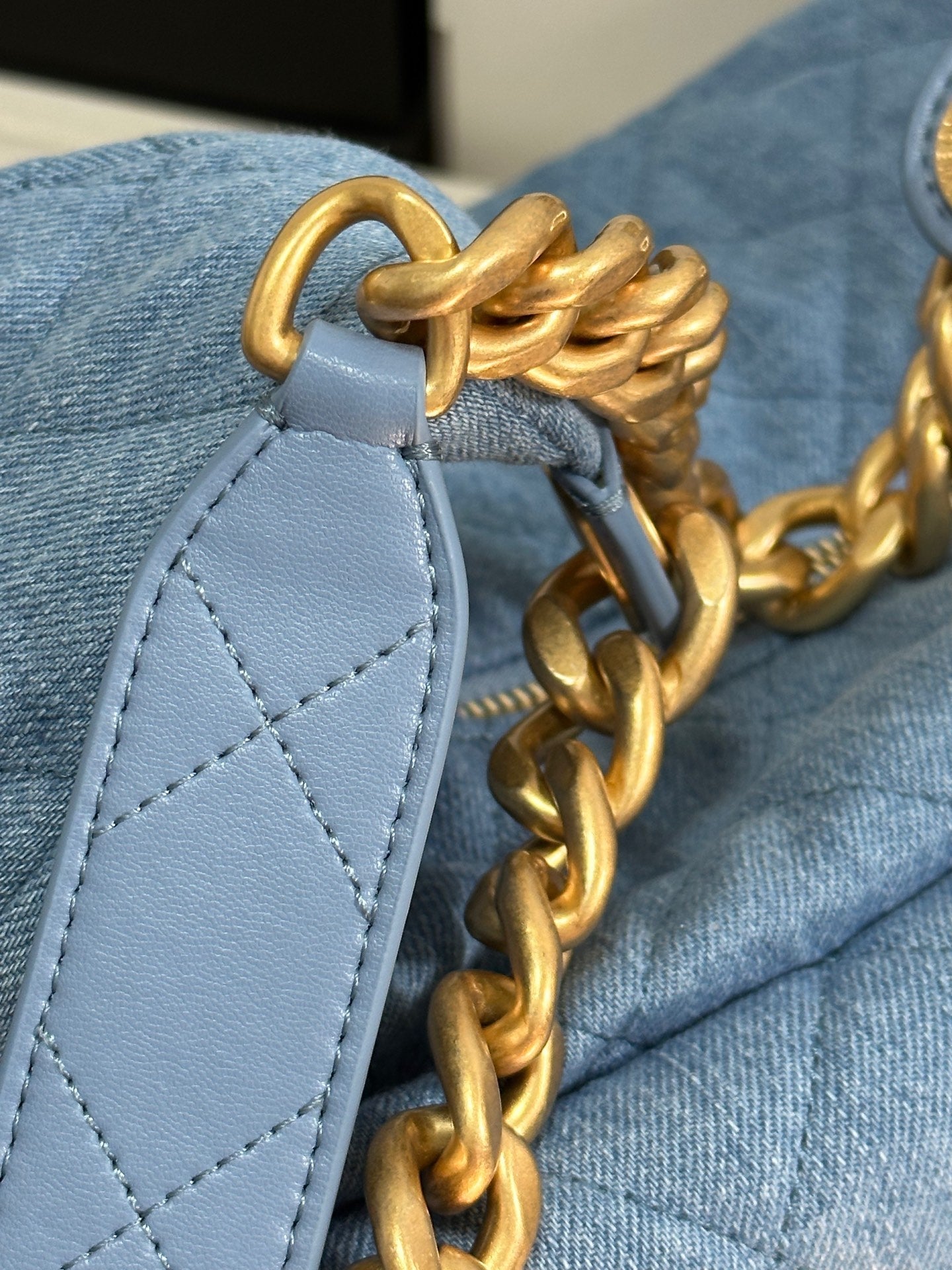 CC 25C Hobo 35 cm Azul Bebé Denim Herrajes Dorados 243567