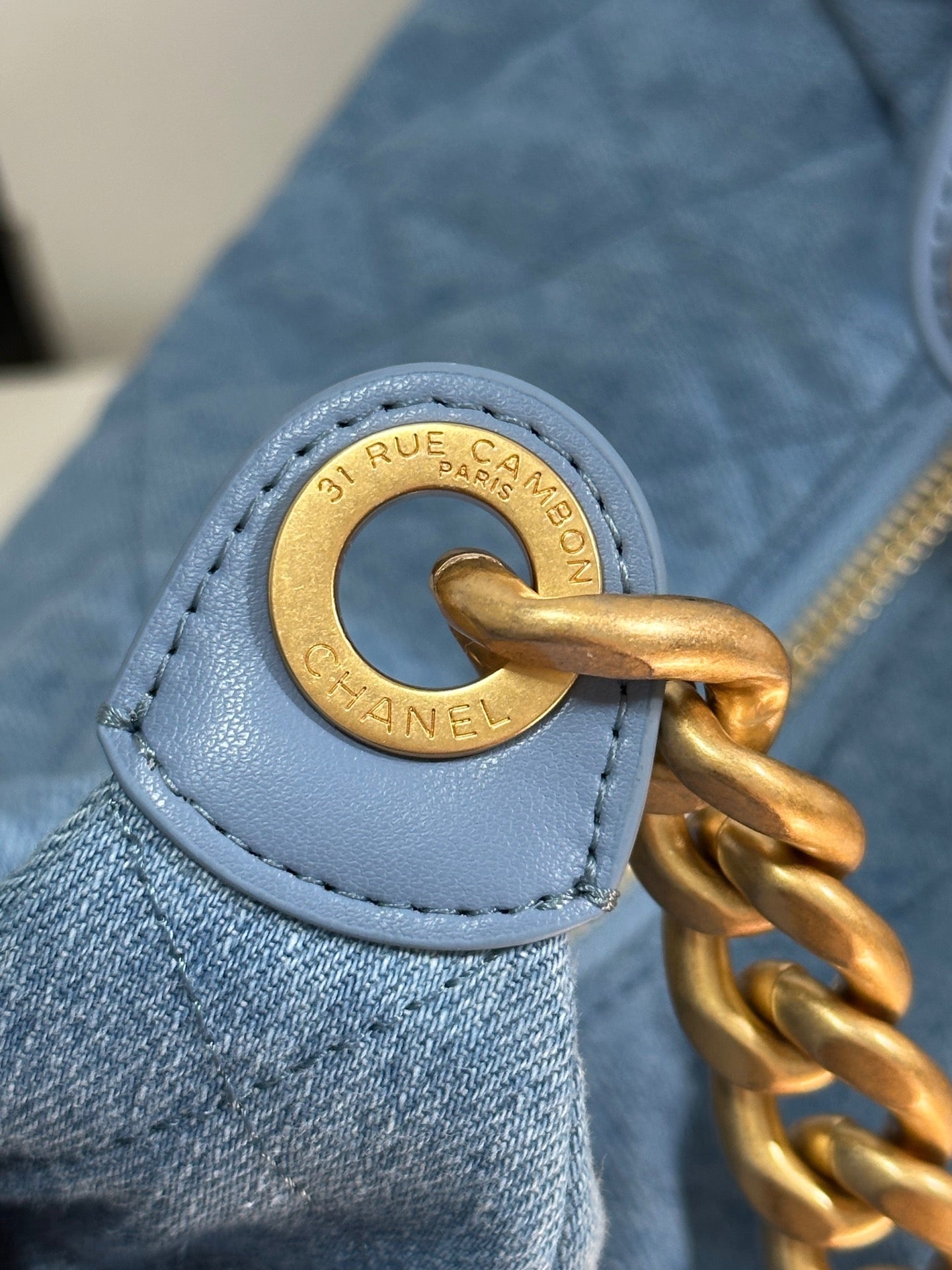 CC 25C Hobo 35 cm Azul Bebé Denim Herrajes Dorados 243567