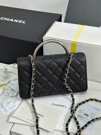 Cartera CC 25P con asa Woc de 17 cm, piel negra y herrajes plateados 243445