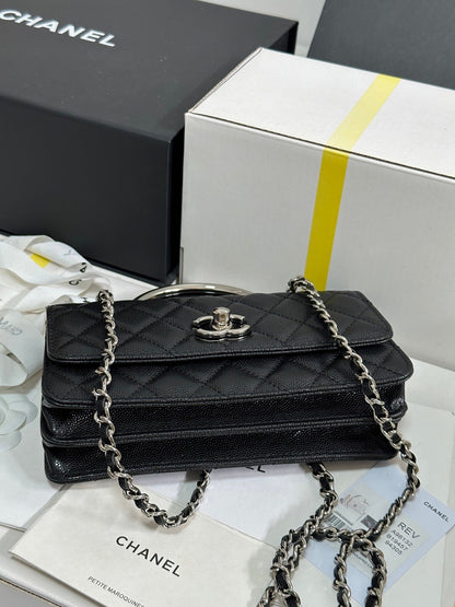 Cartera CC 25P con asa Woc de 17 cm, piel negra y herrajes plateados 243445