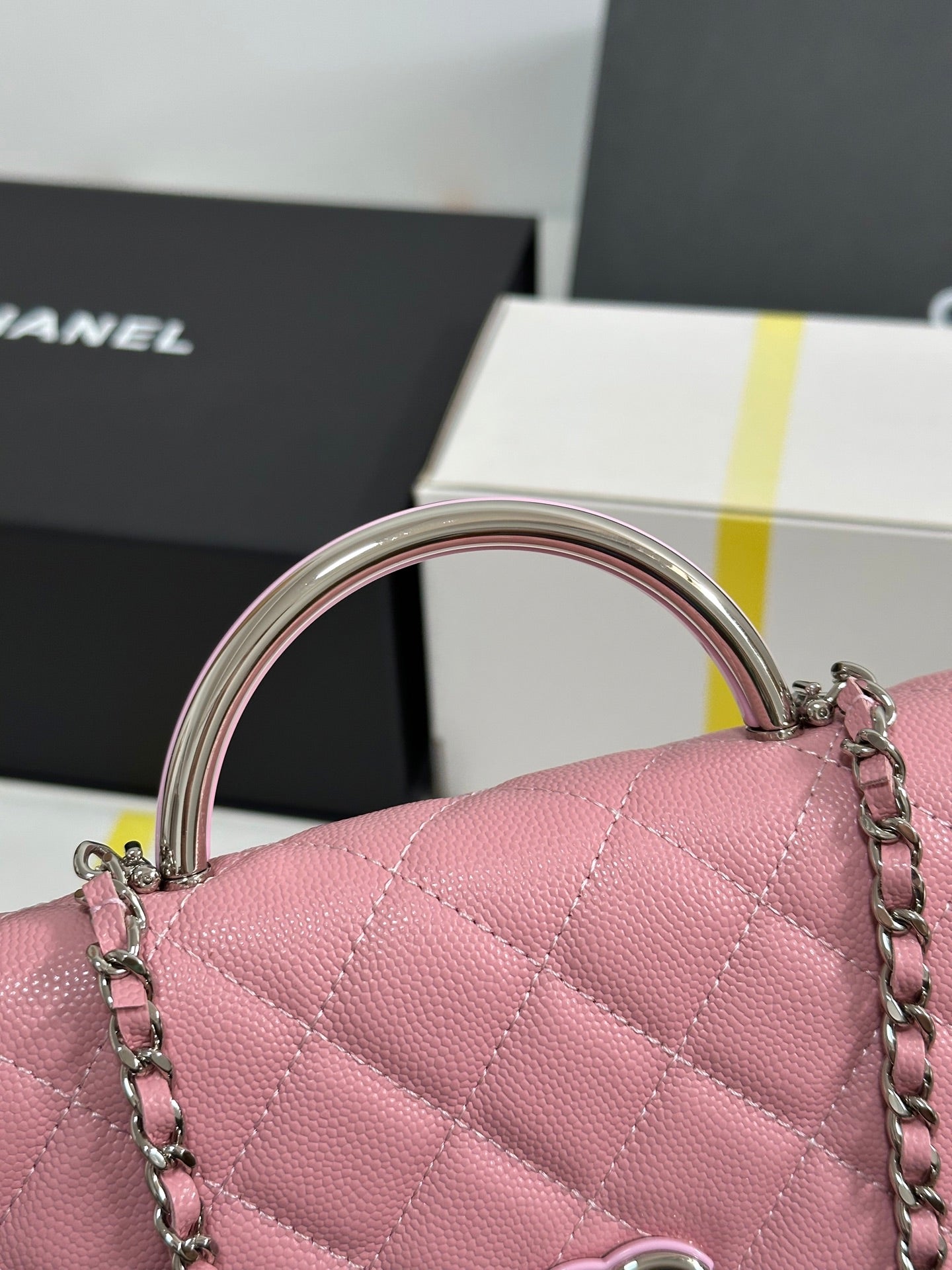 Cartera CC 25P con asa Woc de 19 cm, piel rosa pastel, herrajes plateados 243448