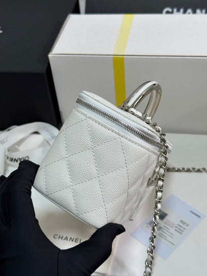 Neceser CC 25P de 17 cm, piel blanca, herrajes plateados 243460