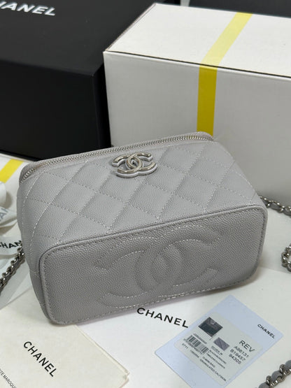 Neceser CC 25P de 17 cm, piel gris claro, herrajes plateados 243466