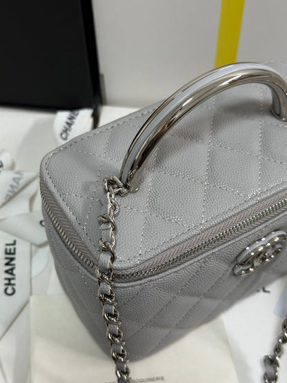 Neceser CC 25P de 17 cm, piel gris claro, herrajes plateados 243466
