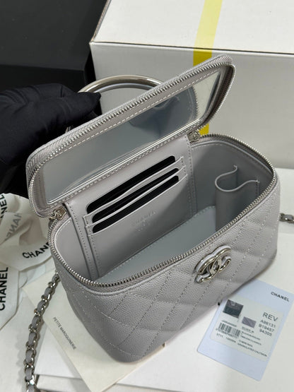 Neceser CC 25P de 17 cm, piel gris claro, herrajes plateados 243466