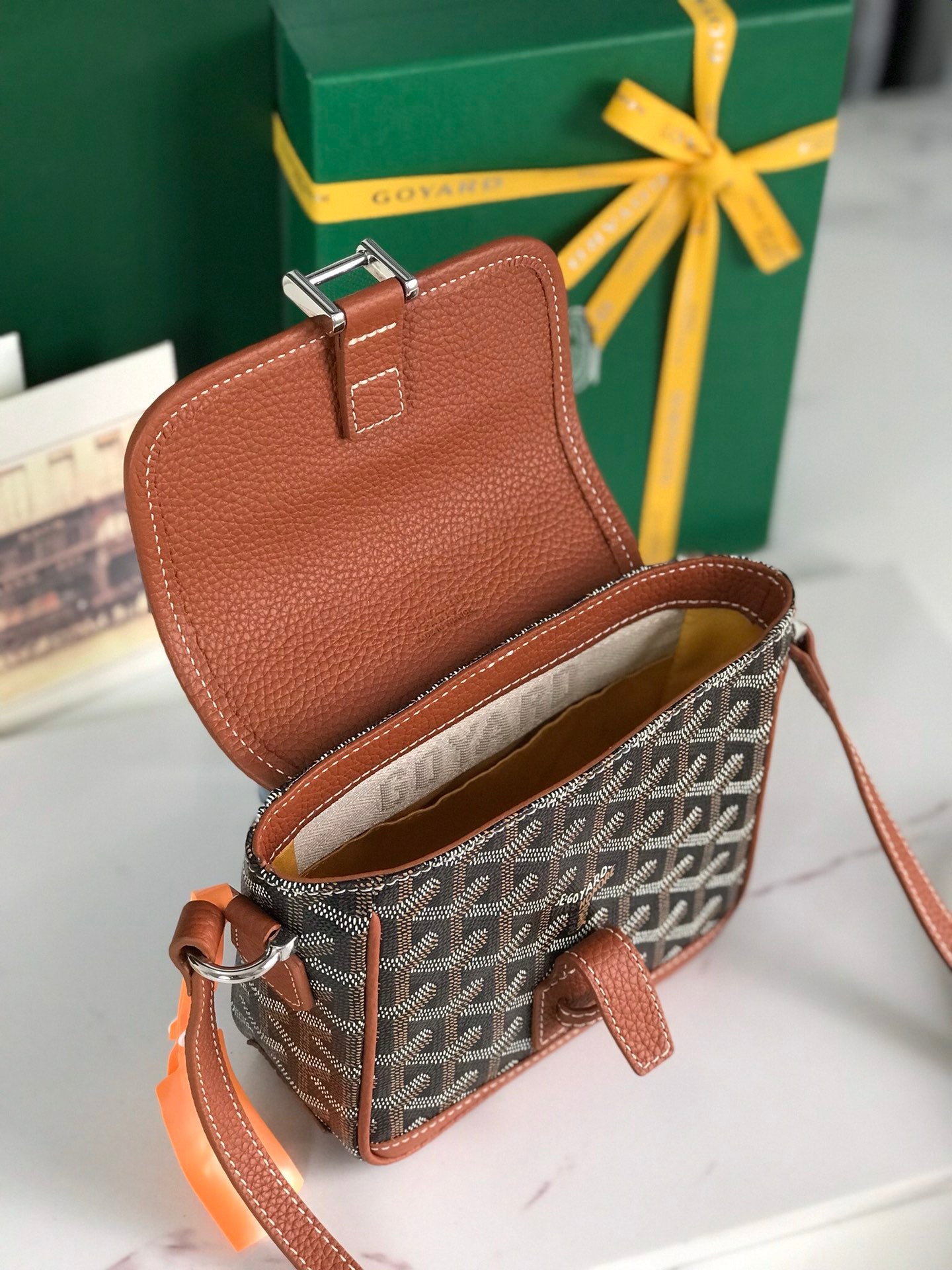 GRAND BLEU 16 EN LONA GOYARDINA NEGRA Y PIEL DE CORDERO BRONCEADO