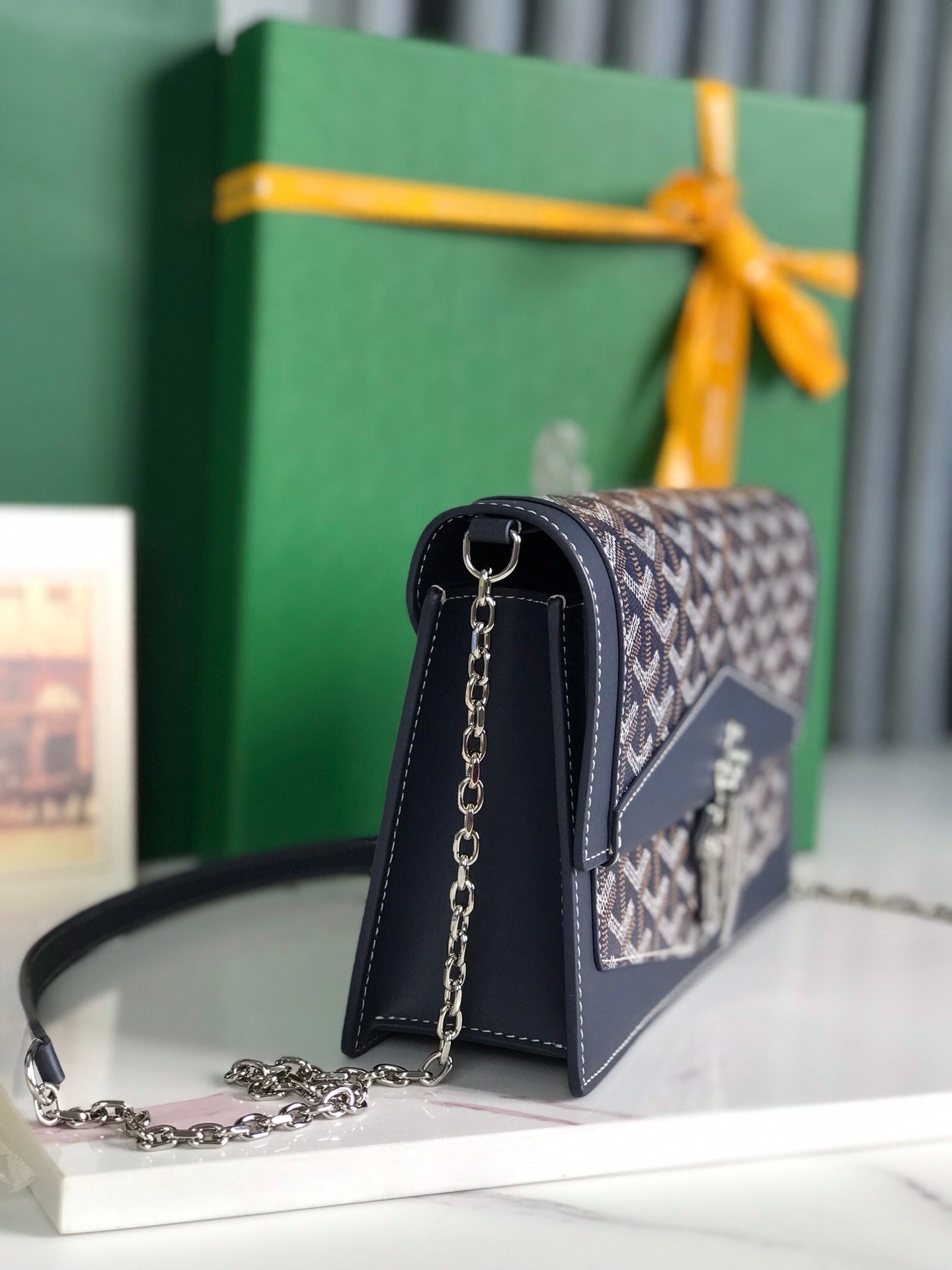 BOLSO DUCHESSE MARIE-CAROLINE 25 EN LONA GOYARDINE AZUL MARINO Y PIEL DE BECERRO LISA