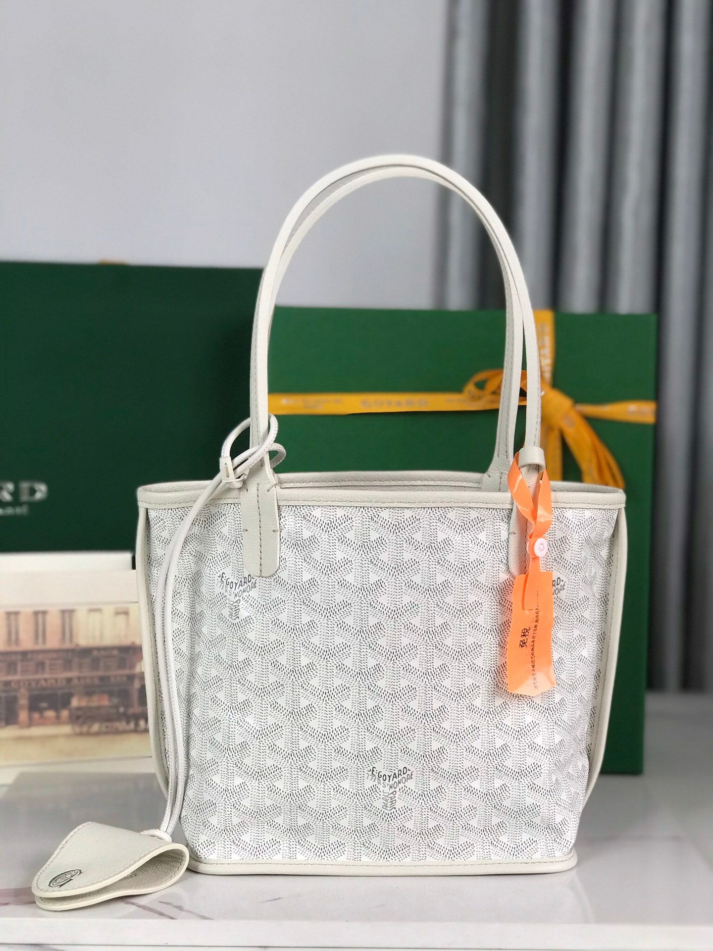 BOLSO ANJOU MINI 20 EN PIEL DE BECERRO BLANCA Y LONA GOYARDINE