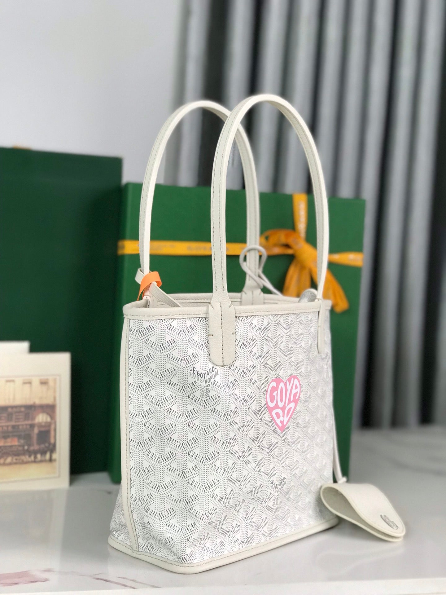 BOLSO ANJOU MINI 20 EN PIEL DE BECERRO BLANCA Y LONA GOYARDINE