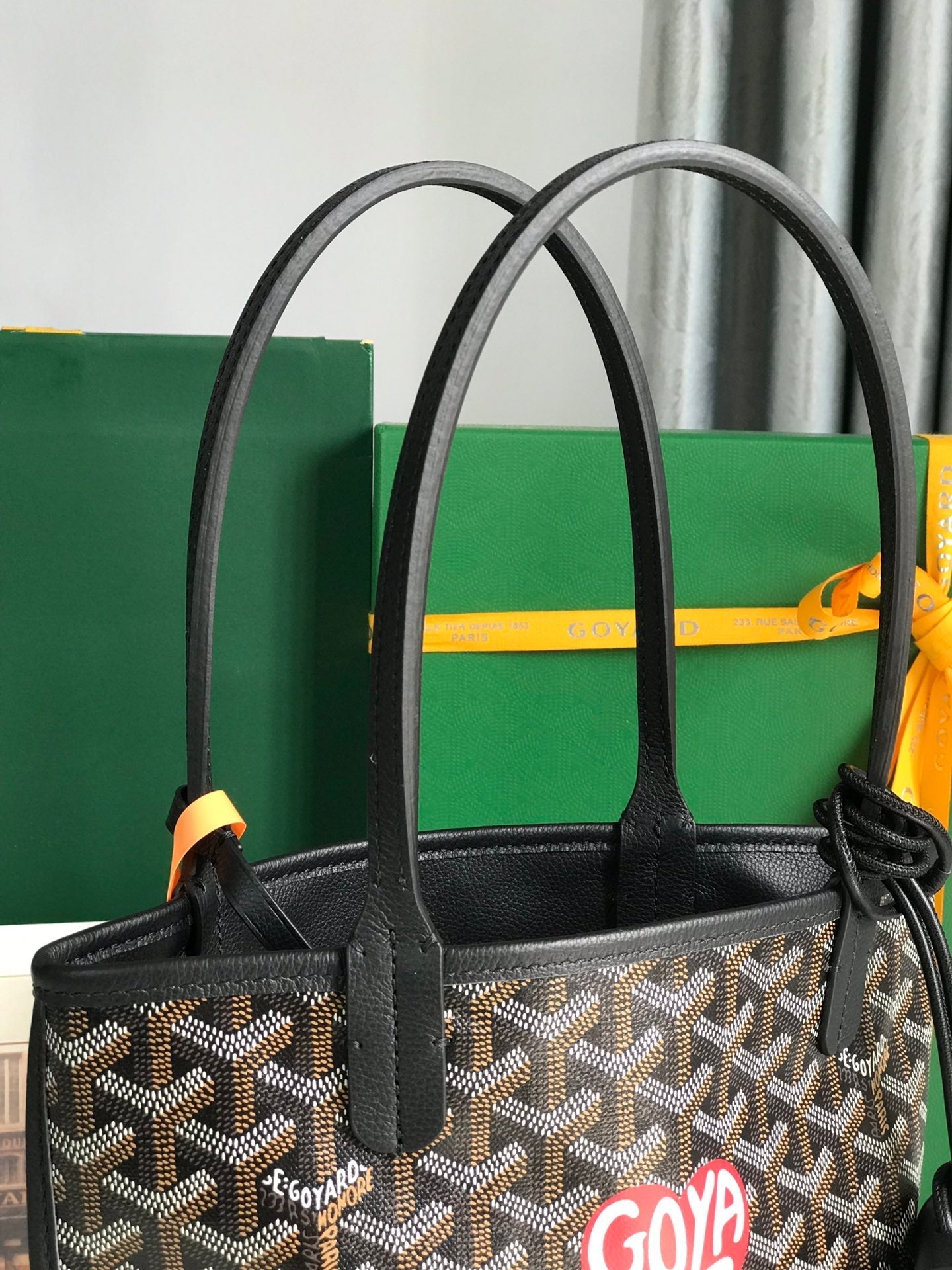 BOLSO ANJOU MINI 20 EN PIEL DE BECERRO NEGRA Y LONA GOYARDINE