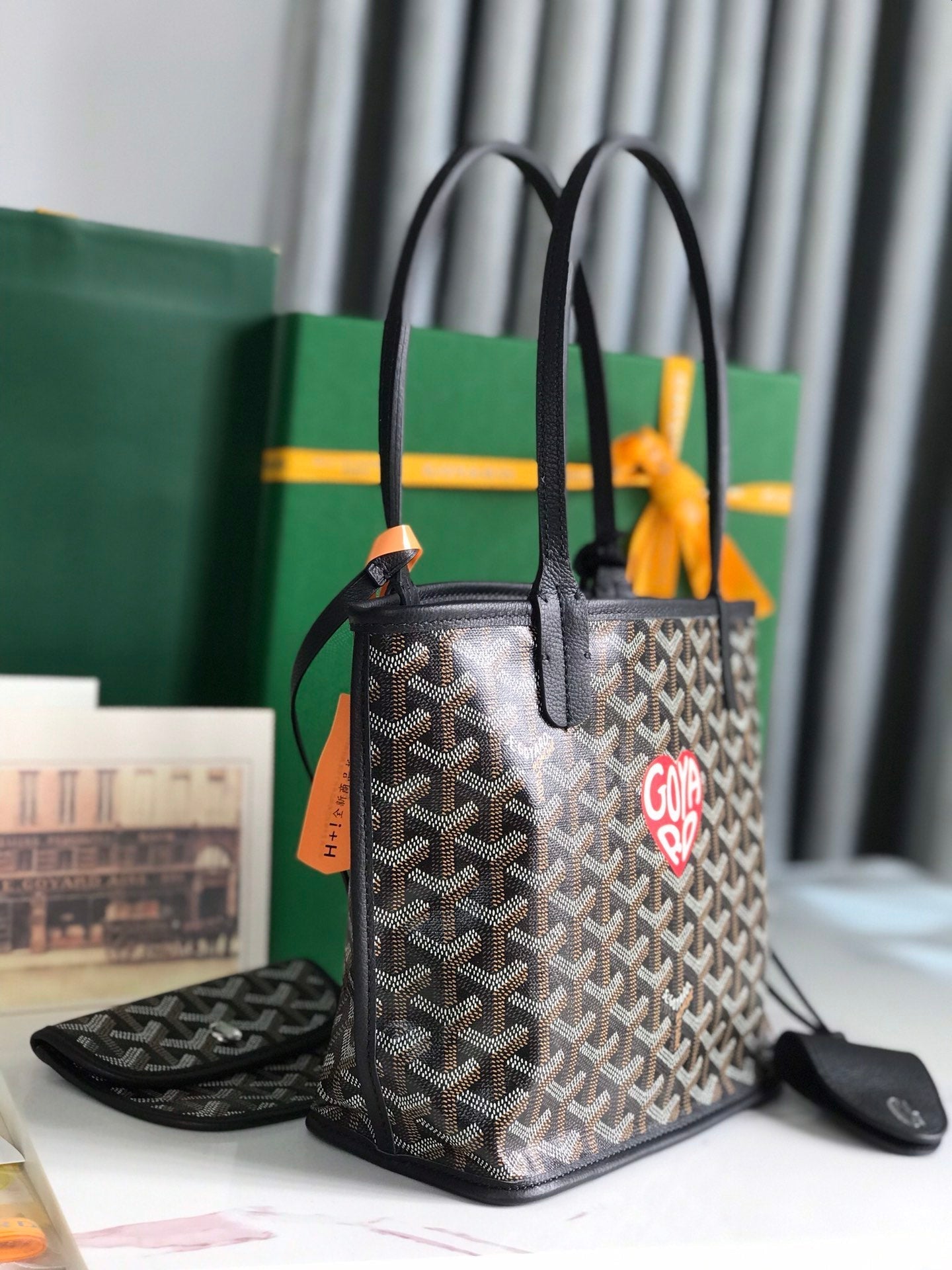 BOLSO ANJOU MINI 20 EN PIEL DE BECERRO NEGRA Y LONA GOYARDINE
