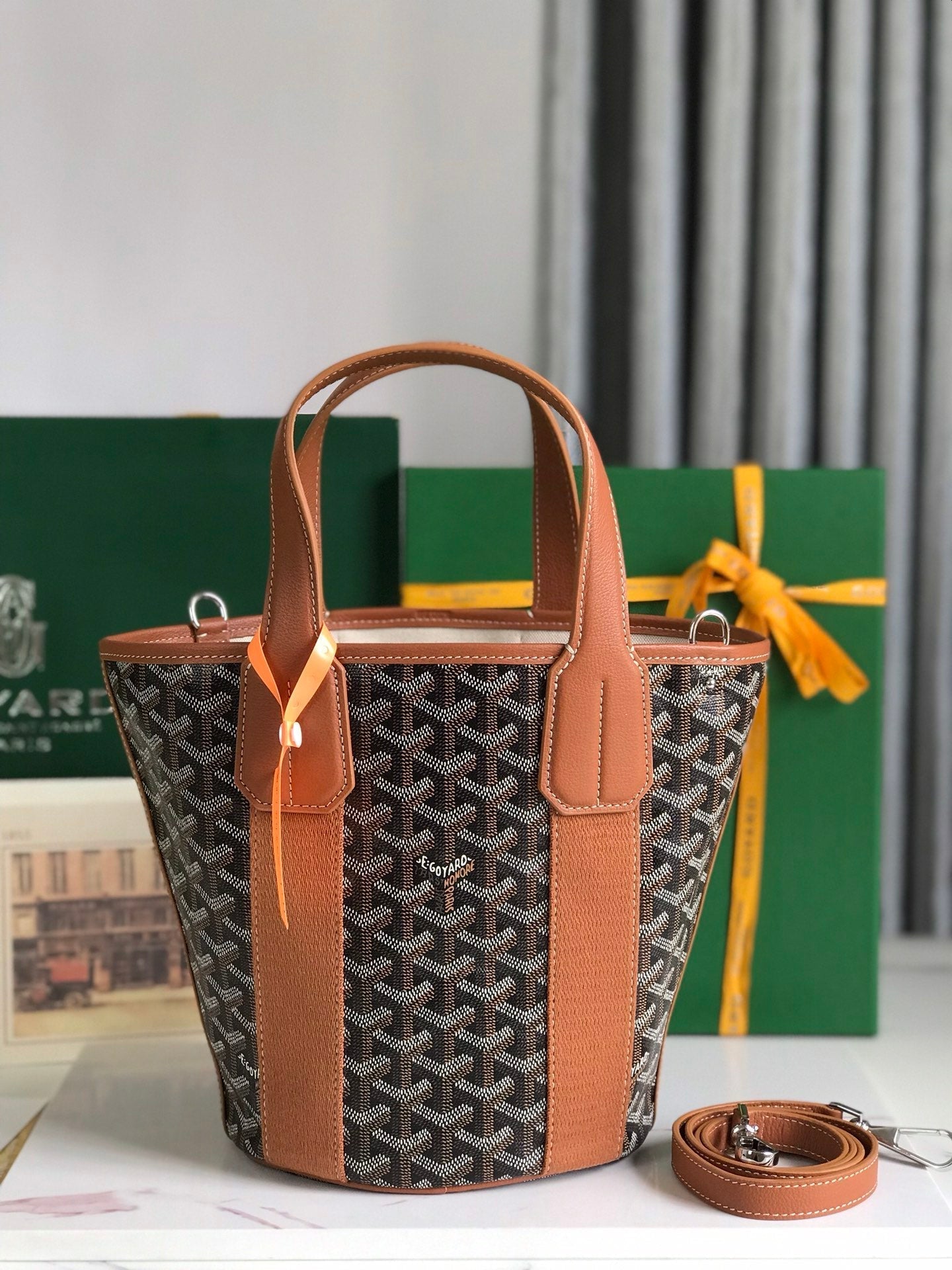 PETIT BELHARRA 24 EN TOILE GOYARDINE NOIRE ET AGNEAU TAN