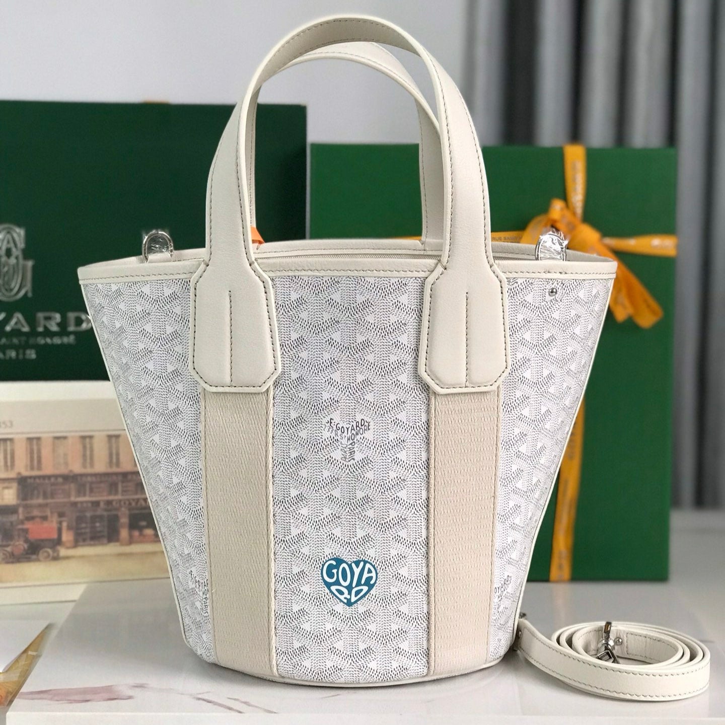 PEQUEÑO BELHARRA 24 DE LONA GOYARDINA BLANCA Y PIEL DE CORDERO