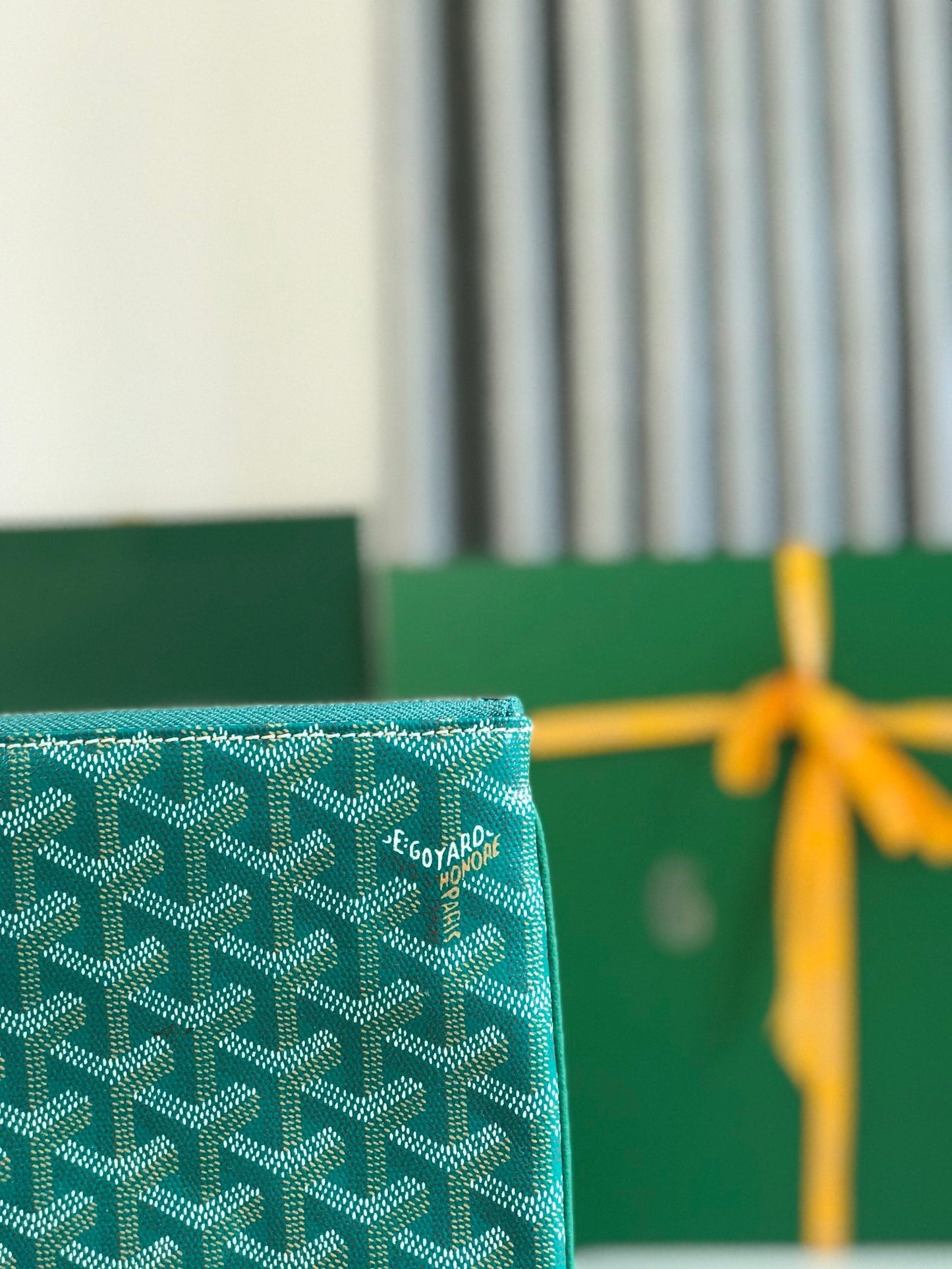 S¨¦NAT MGM POUCH 40 IN GREEN GOYARDINE CANVAS