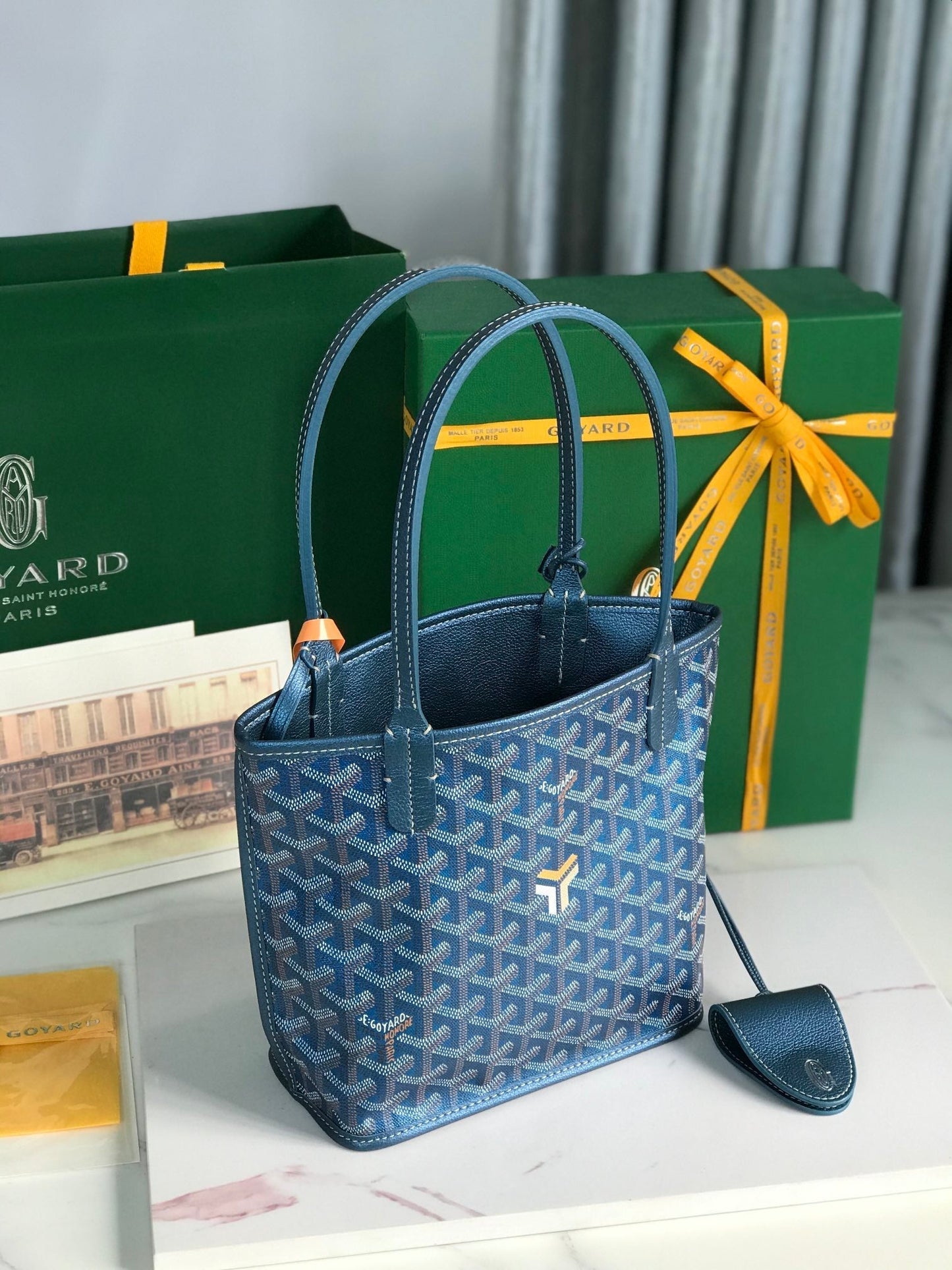 BOLSO ANJOU MINI 20 EN PIEL DE BECERRO AZUL MARINO Y LONA GOYARDINE