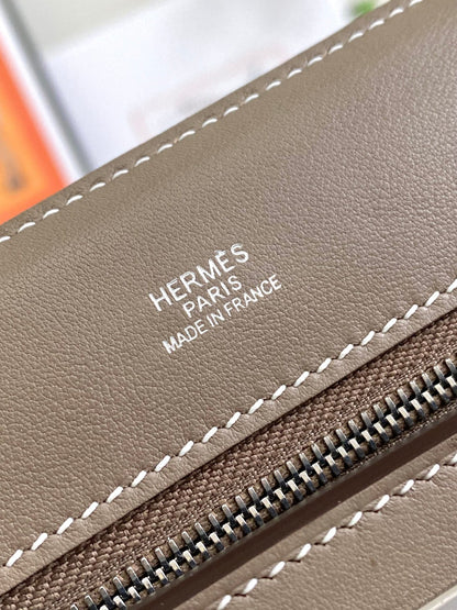Bolso mini HM 24/24 de 21 cm, piel Etoupe Evercolor, herrajes plateados