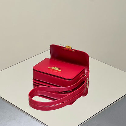 MINI CLAUDE 22 CUIR DE VEAU BRILLANT ROUGE CERISE