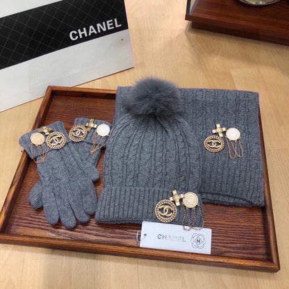 CONJUNTO DE TRES PIEZAS EN CACHEMIR GRIS TIBURÓN 424000 