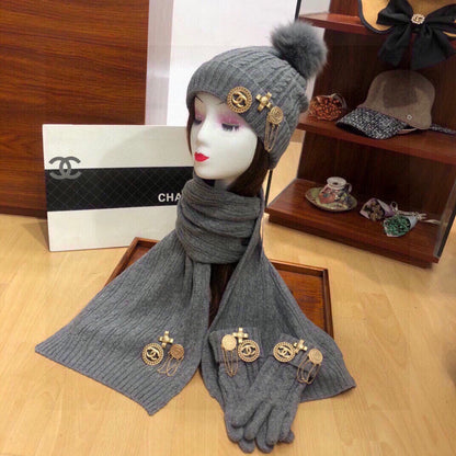 CONJUNTO DE TRES PIEZAS EN CACHEMIR GRIS TIBURÓN 424000 