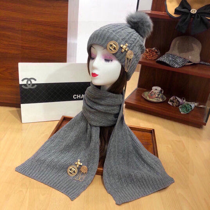 CONJUNTO DE TRES PIEZAS EN CACHEMIR GRIS TIBURÓN 424000 