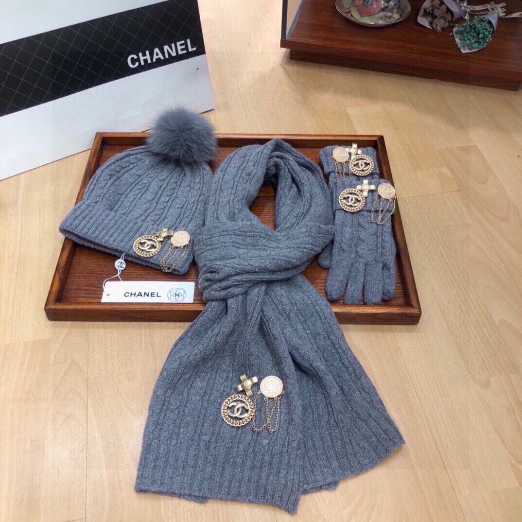 CONJUNTO DE TRES PIEZAS EN CACHEMIR GRIS TIBURÓN 424000 