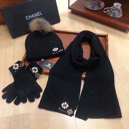 THREE-PIECE SET IN BLACK CASHMERE 424004