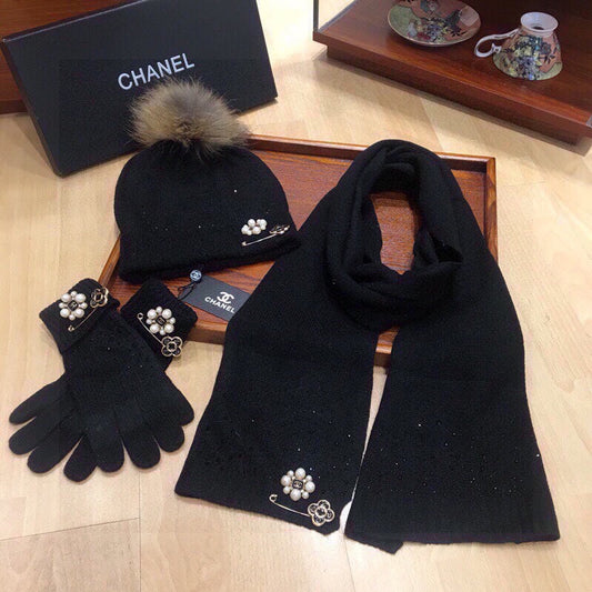 THREE-PIECE SET IN BLACK CASHMERE 424004