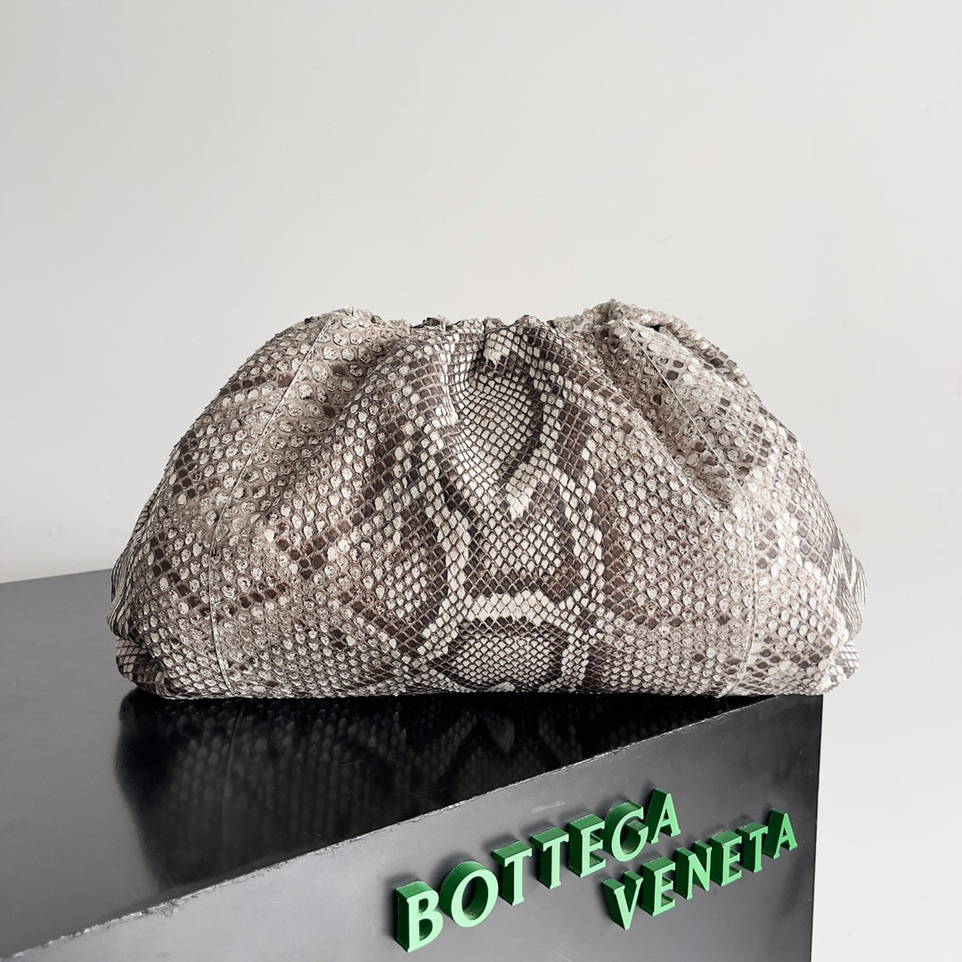 Pochette BV 38 cm en python avec finitions en cuir 209318