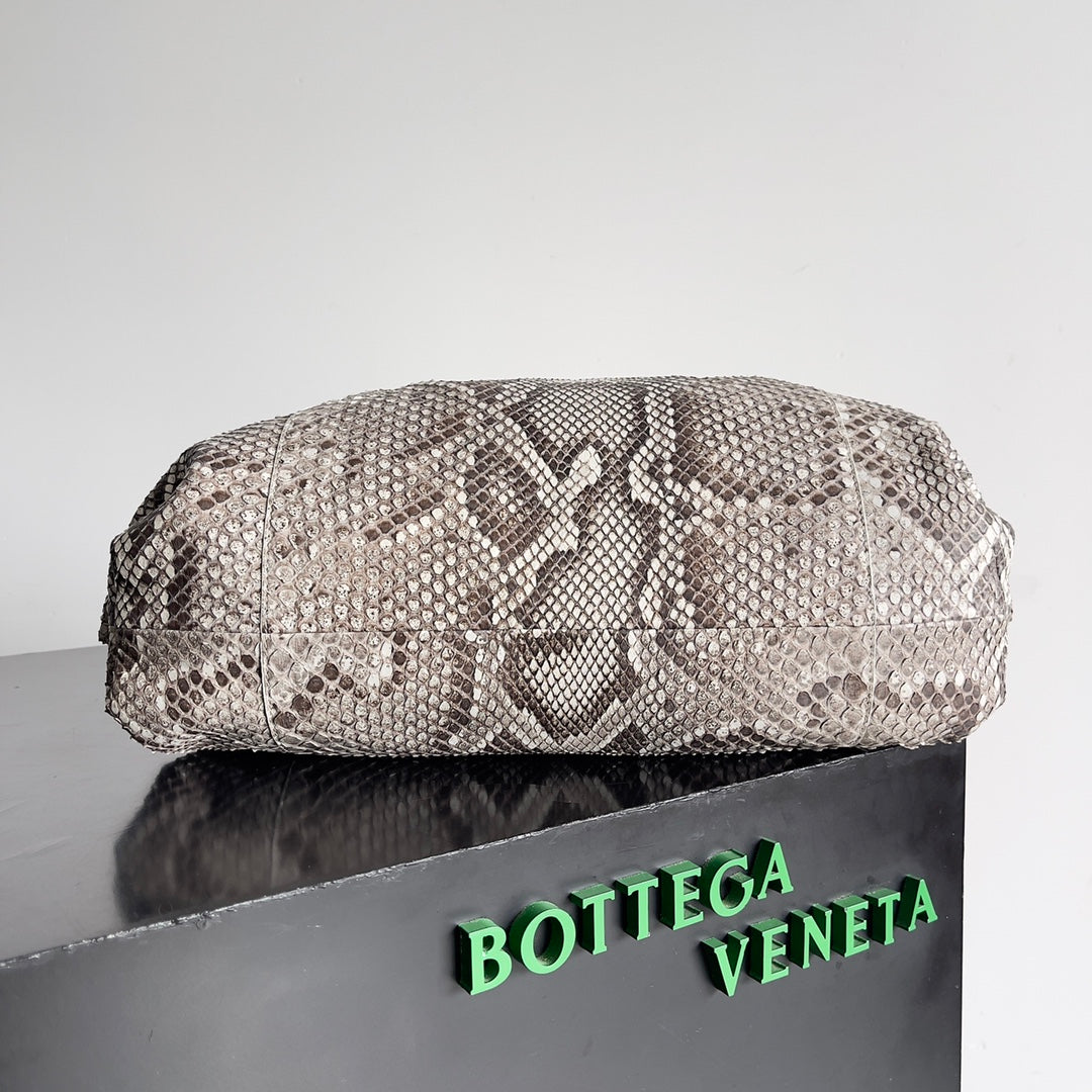 Pochette BV 38 cm en python avec finitions en cuir 209318